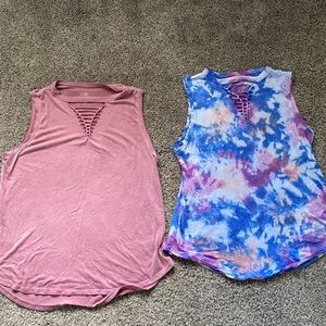 Set of two tank tops